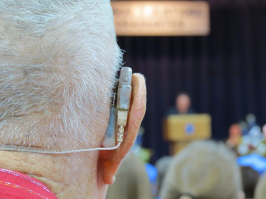 Los audífonos pueden ayudar a minimizar el riesgo de deterioro cognitivo, según un estudio