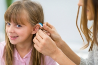 La intervención temprana beneficia a los niños con pérdida de audición