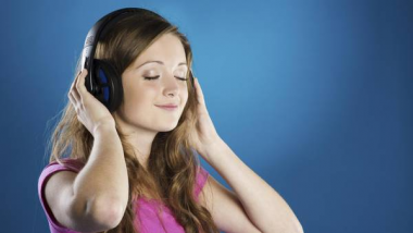Preocupación por daños auditivos tempranos y permanentes en adolescentes