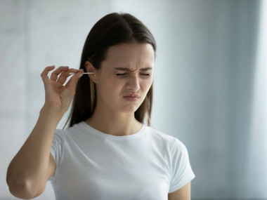 ¿Cómo limpiar los oídos sin hacerse daño?